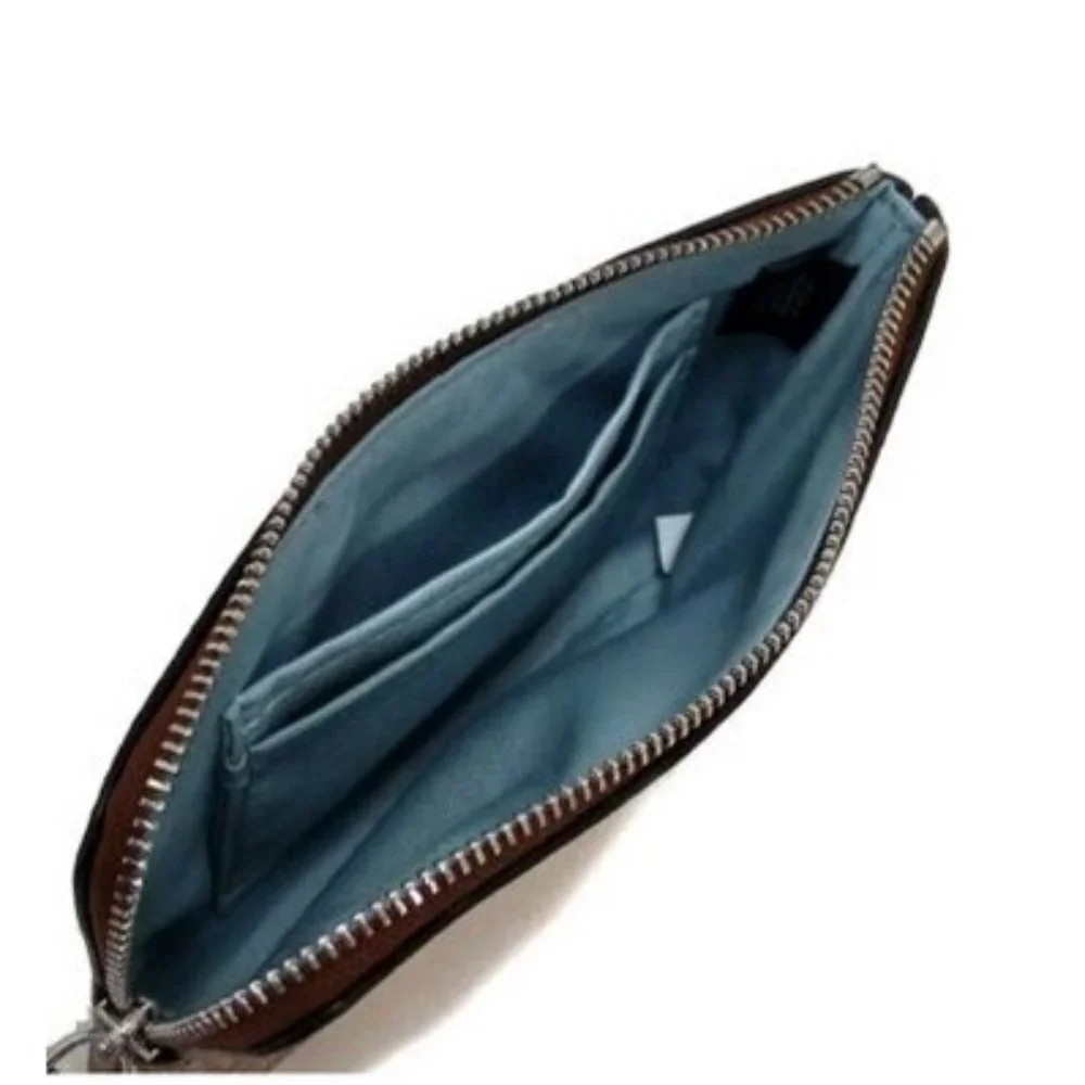Corner Zip Wristlet In Signature Canvas Khaki / Marble Blue